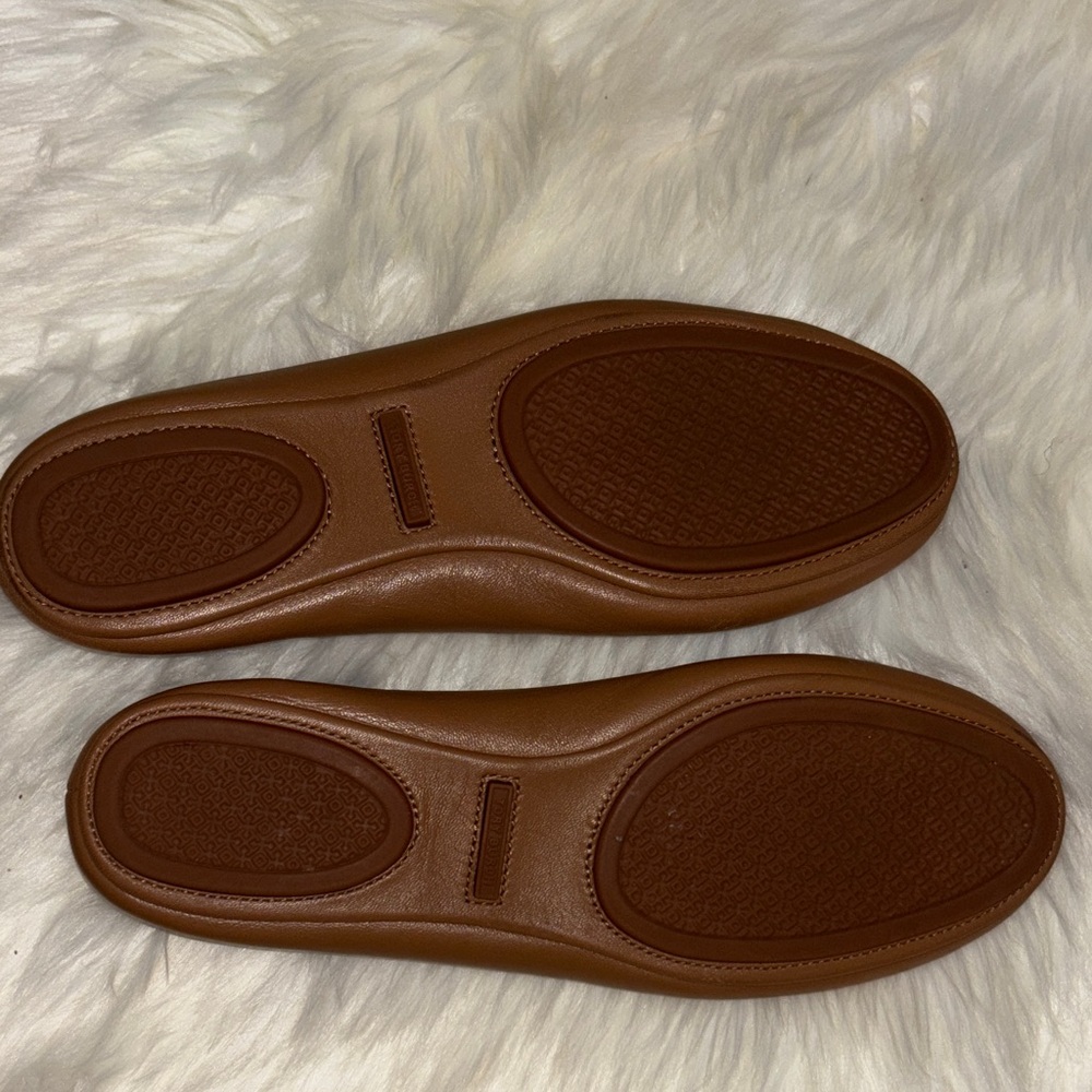 Tory Burch Tan Leather Logo Ballet Flats - Picture 8 of 9